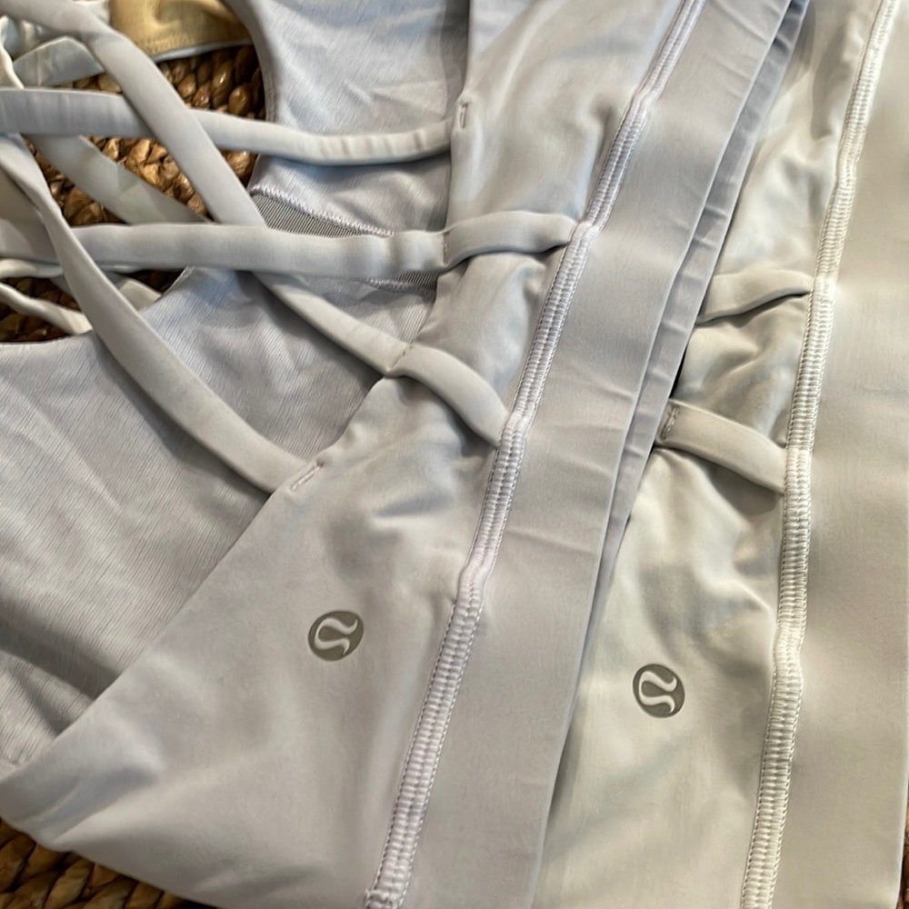 Lot of 2 used Lululemon sports jog bras size 8 lavender & white